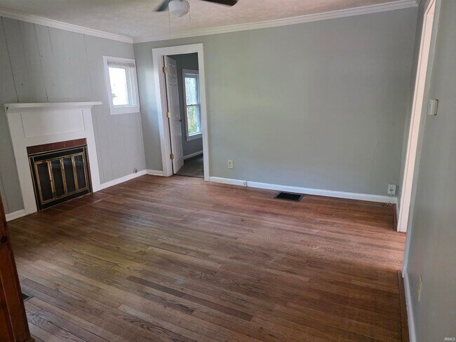 Building Photo - 506 E Hillside Dr
