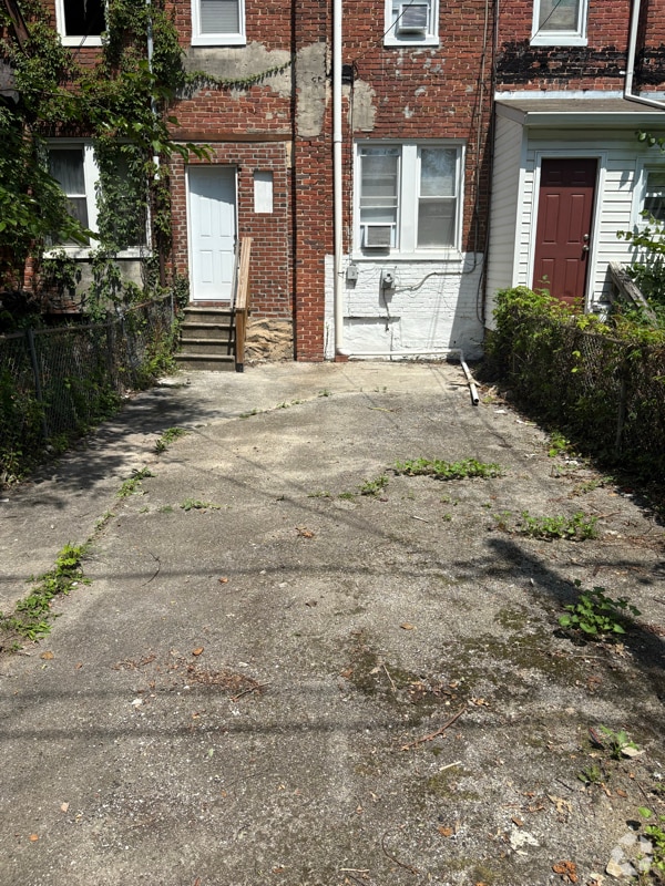Building Photo - 3013 Ridgewood Ave