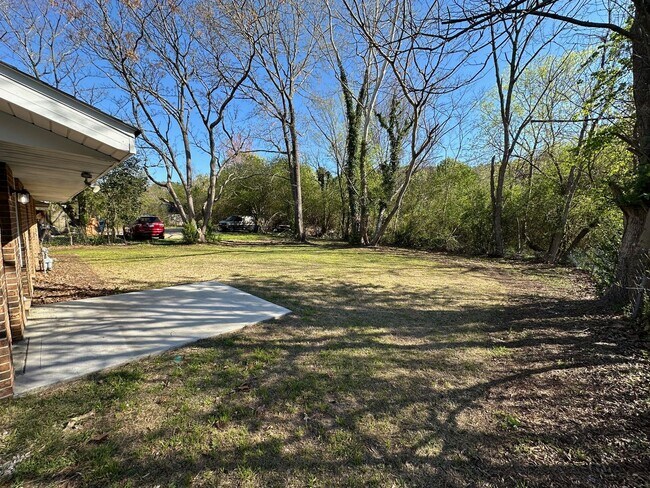 Foto del edificio - Renovated 3 Bed | 1 Bath House in Raleigh ...