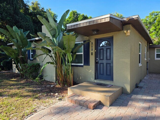 Building Photo - 4 Bedroom Home in Winter Park