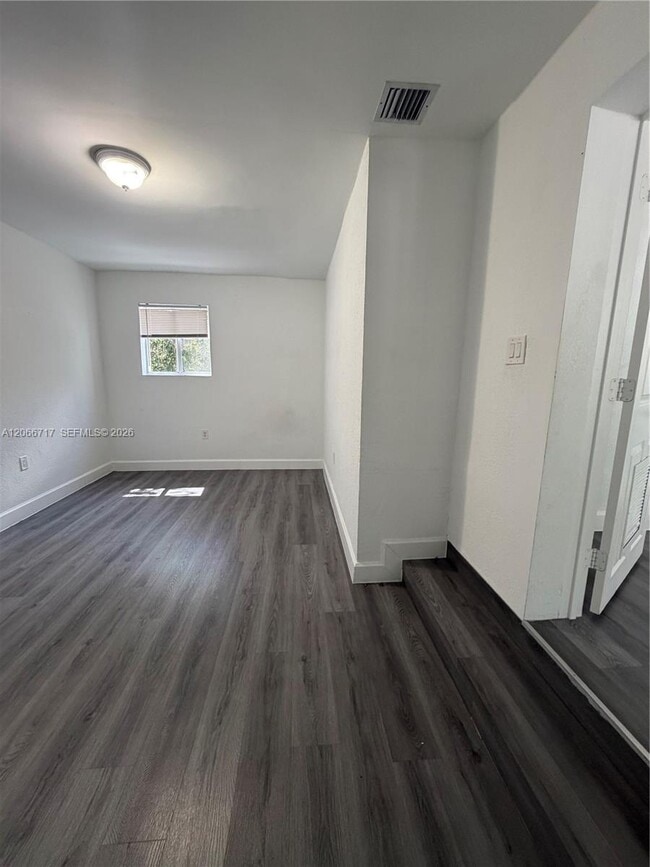 Foto del edificio - 328 SW 15th Ave