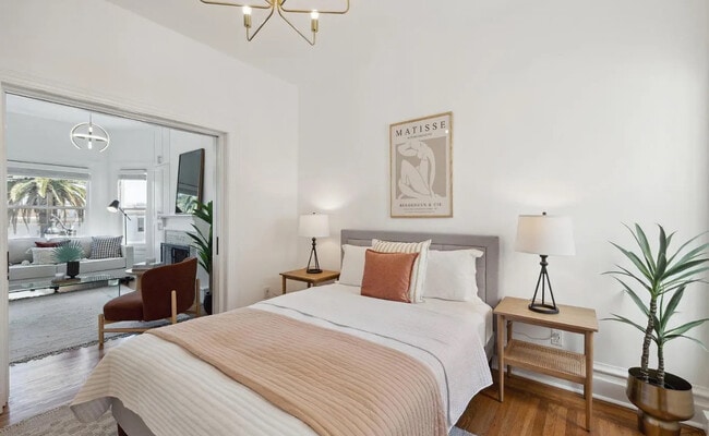 Building Photo - One bedroom for immediate move