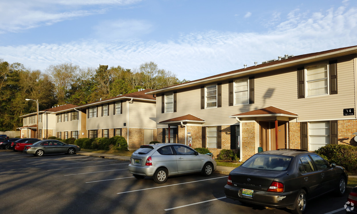 Primary Photo - Oak Ridge Apartments