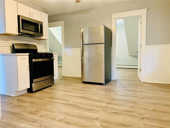 Building Photo - 115 Summer St