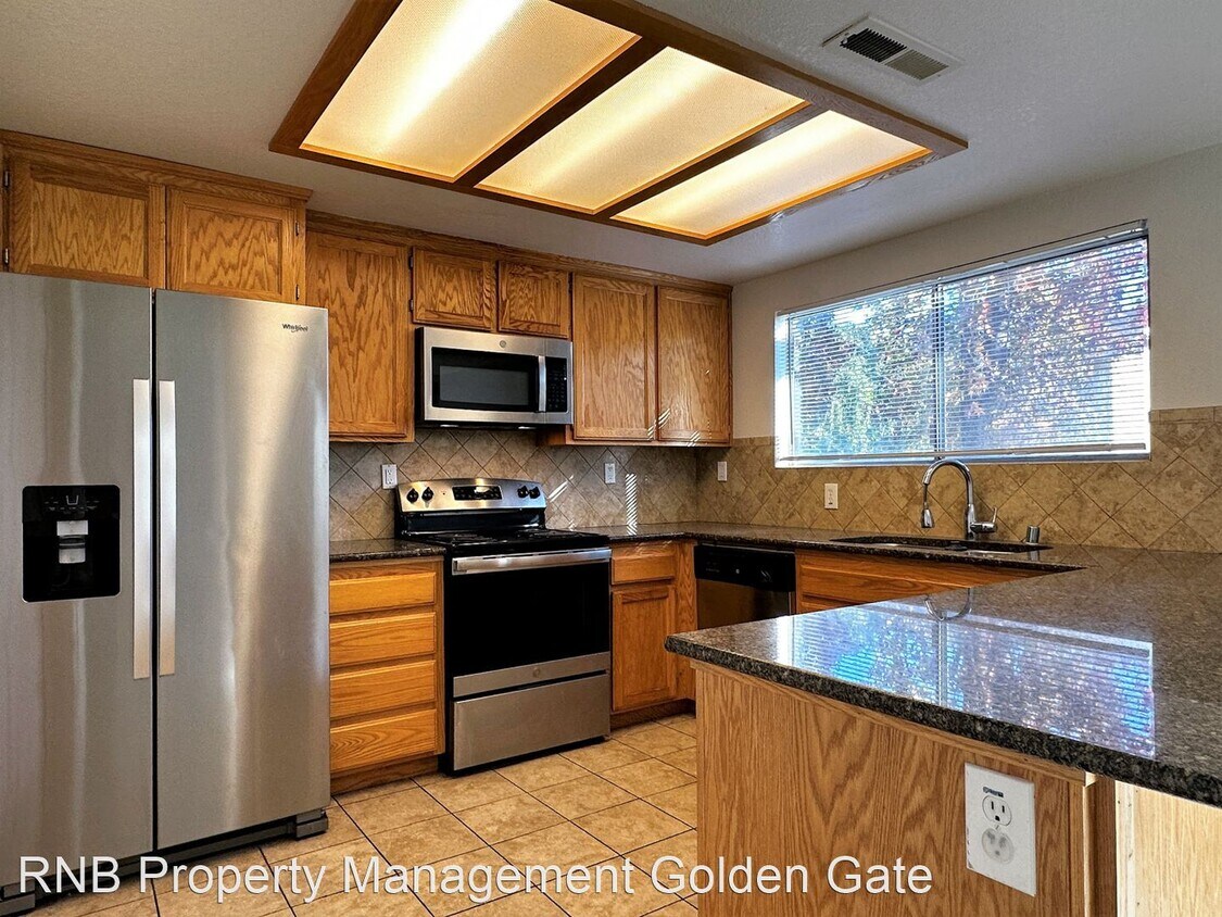 Primary Photo - 3 br, 2.5 bath House - 32 Salvatore Drive