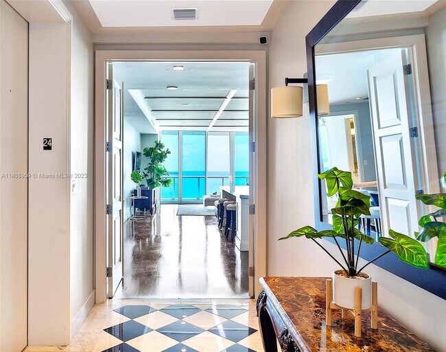 Foto del edificio - 100 South Pointe Dr