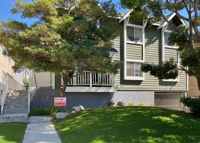 Building Photo - 3666 Clarington Ave