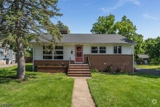 Building Photo - 34 Hopewell Ave
