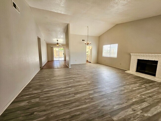 Foto del edificio - New Listing!
