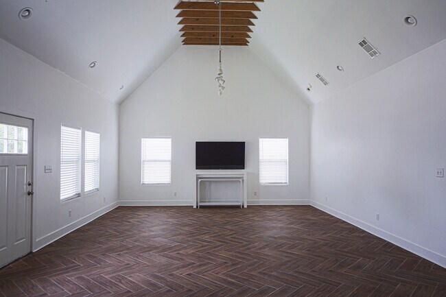 Foto del edificio - 1540 Telephone Rd