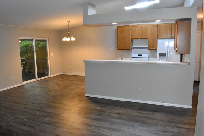 Foto del edificio - 11575 Decatur Street #D