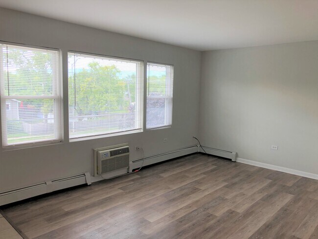 Building Photo - 8424 W 87th St