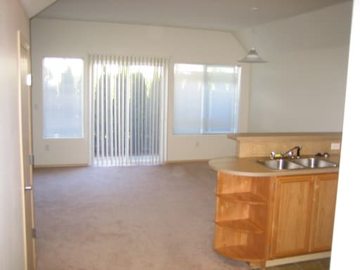 Foto del edificio - 3760 Amber St NE