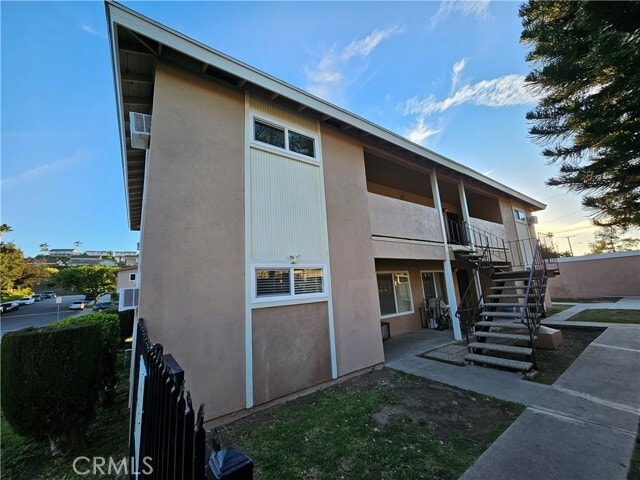 Building Photo - 1381 Burwood St