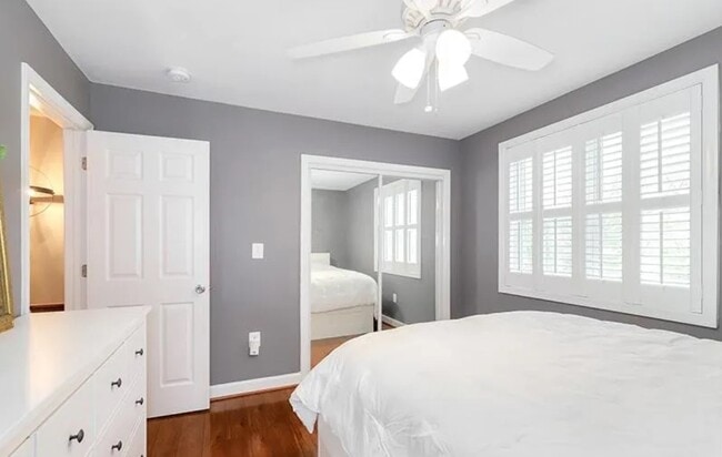 Building Photo - 329 Wesmond Dr