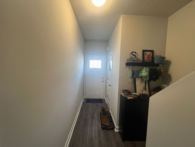 Foto del edificio - 208 Shallowbag Bay Ln