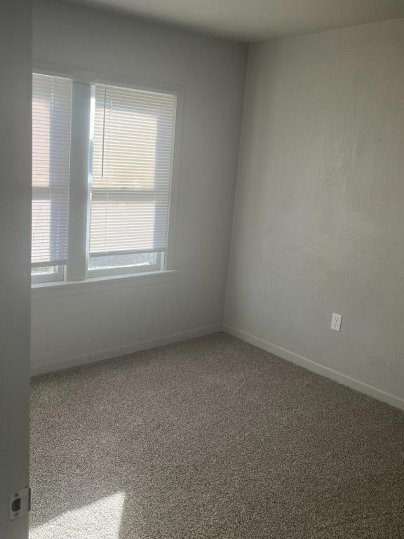 Building Photo - 301 NE 26th St