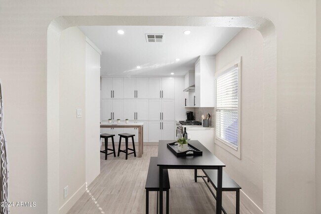 Foto del edificio - 1638 E Willetta St