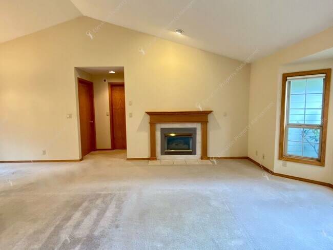 Foto del edificio - 3081 NE Purcell Blvd