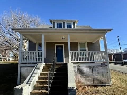 Building Photo - 715 Carter St