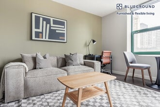 Building Photo - 77 W Huron St