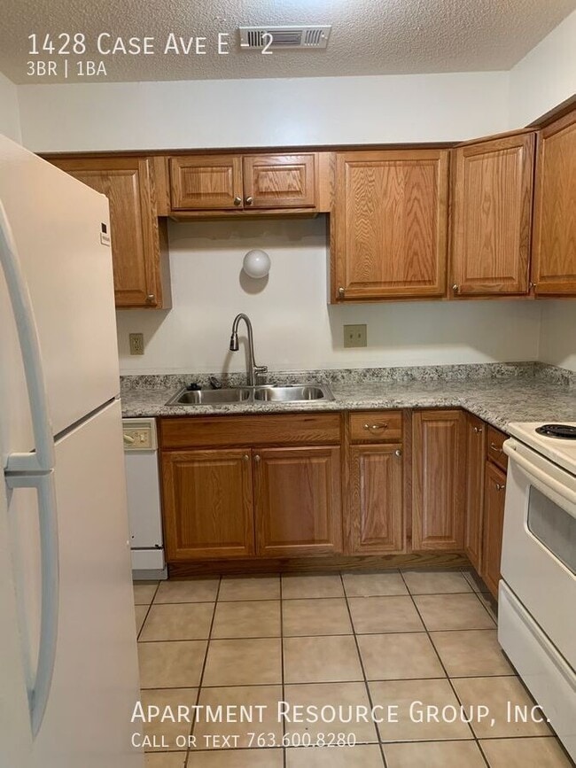 Foto del edificio - 1428 Case Ave E