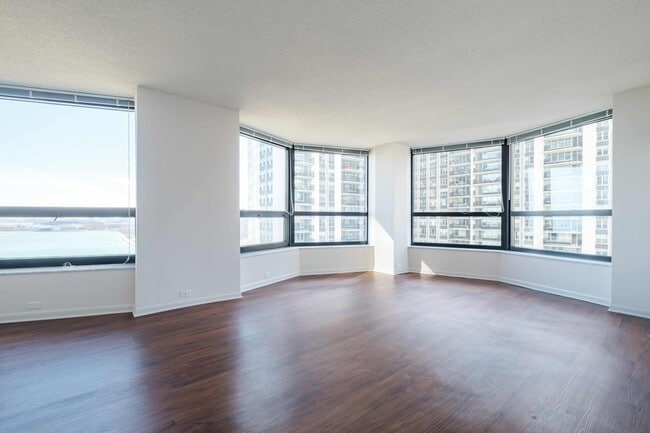 Building Photo - 161 N Harbor Dr