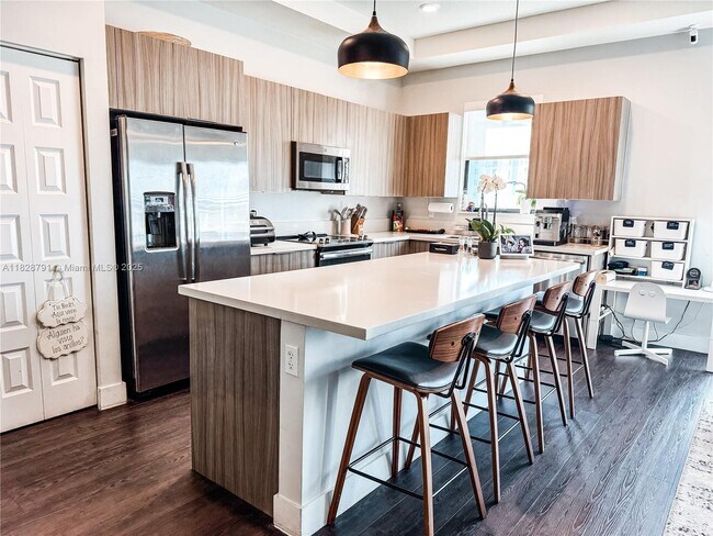 Foto del edificio - 10455 NW 82nd St