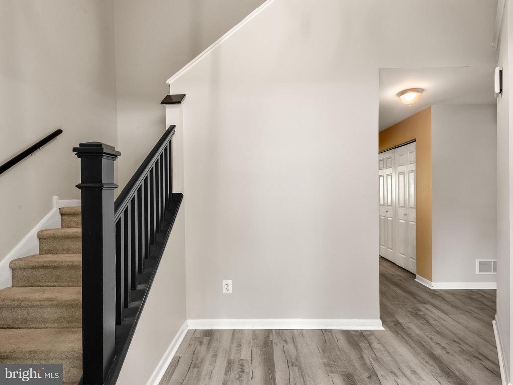 Foto principal - 106 Yellowwood Dr
