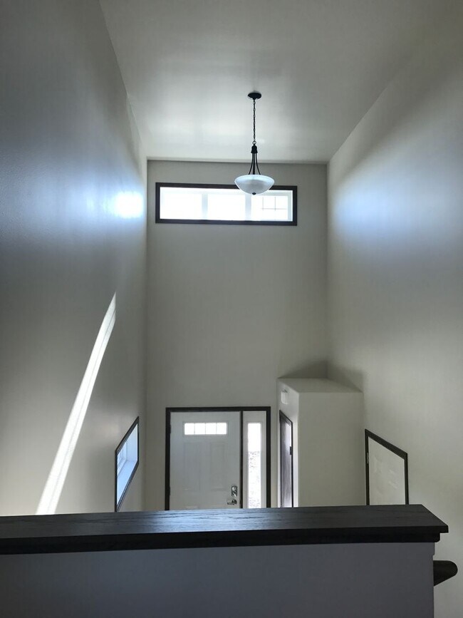Foto del edificio - 3 Bed 3 Bath Single Family Home