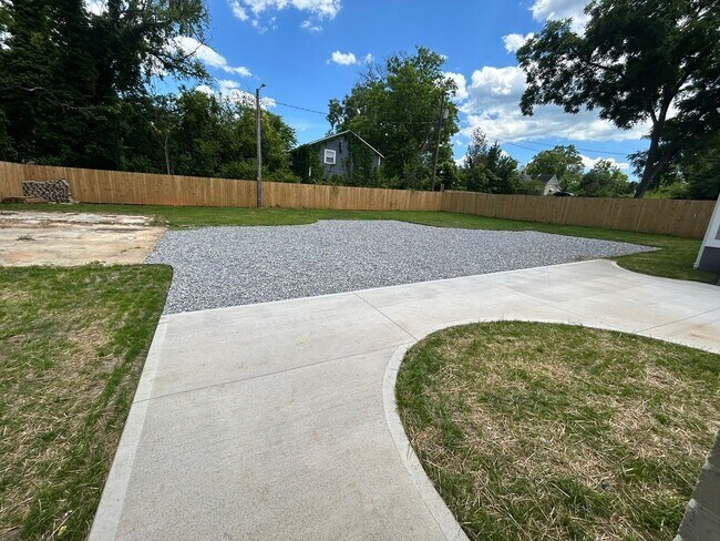 Foto del edificio - Charming, Newly-Renovated 3 Bedroom Home. Downtown Spartanburg