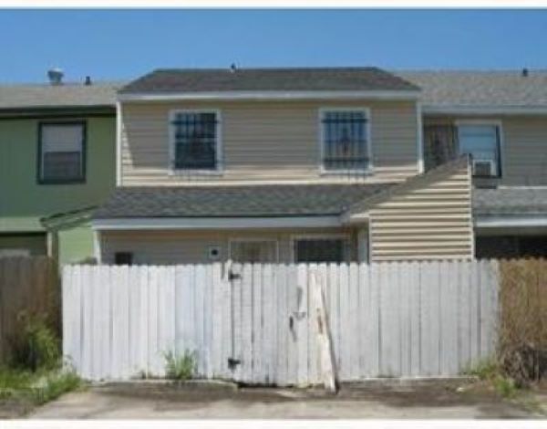 Foto del edificio - 168 Westpark Ct