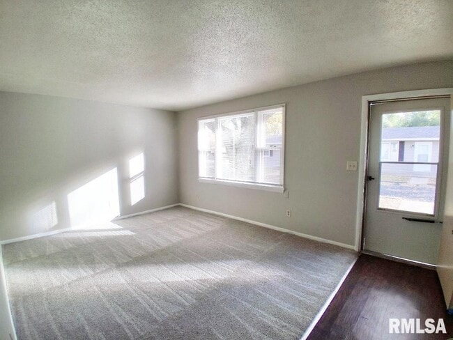 Foto del edificio - 5812 W Farmington Rd