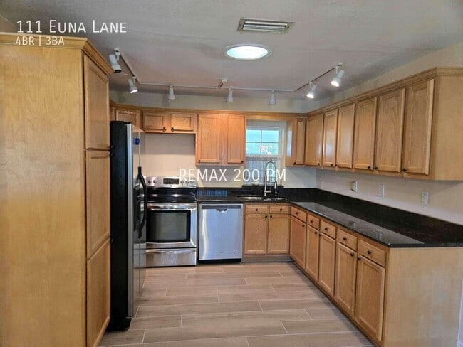 Building Photo - 111 Euna Ln