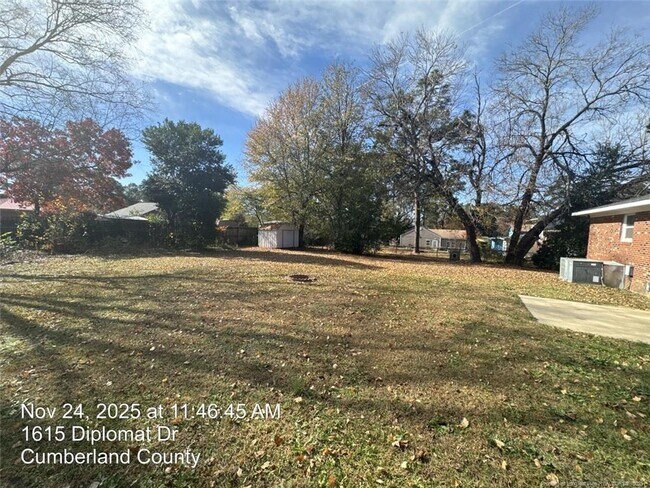 Foto del edificio - 1615 Diplomat Dr