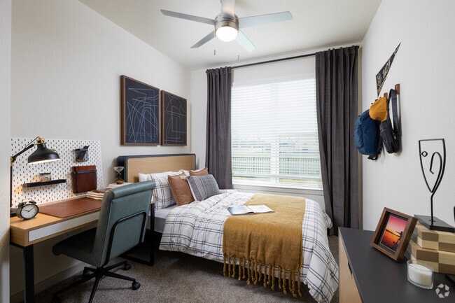 4BR, 4BA - 1,352SF - Primary Bedroom - Aperture