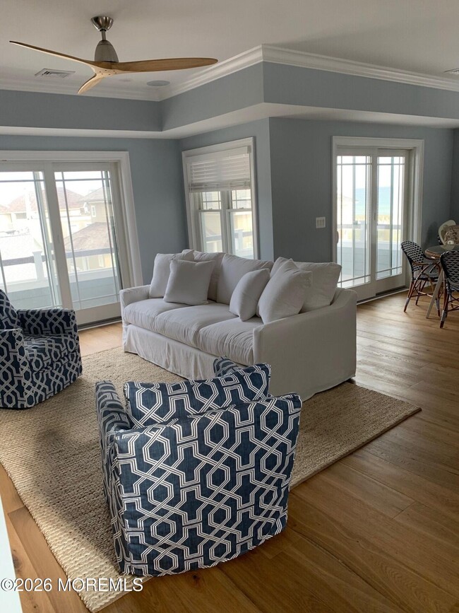 Building Photo - 15 S Surf Rd