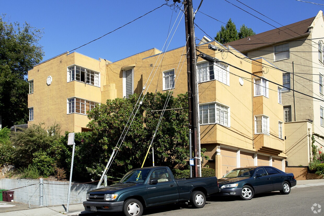 Primary Photo - 1153 Mckinley Ave