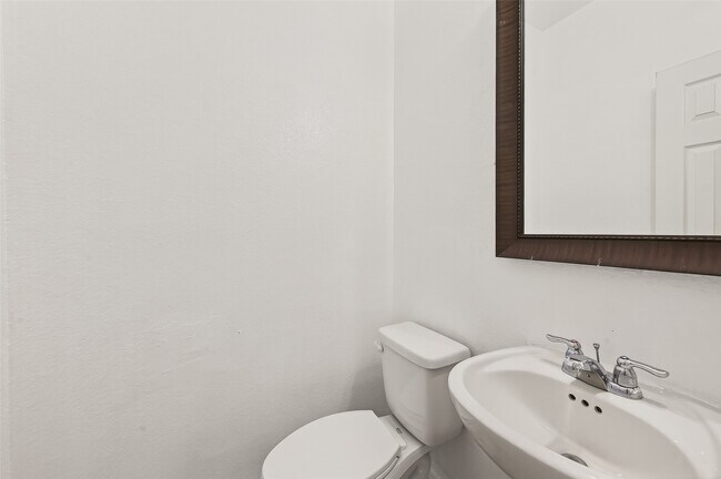 Foto del edificio - 5519 Jay Thrush Dr