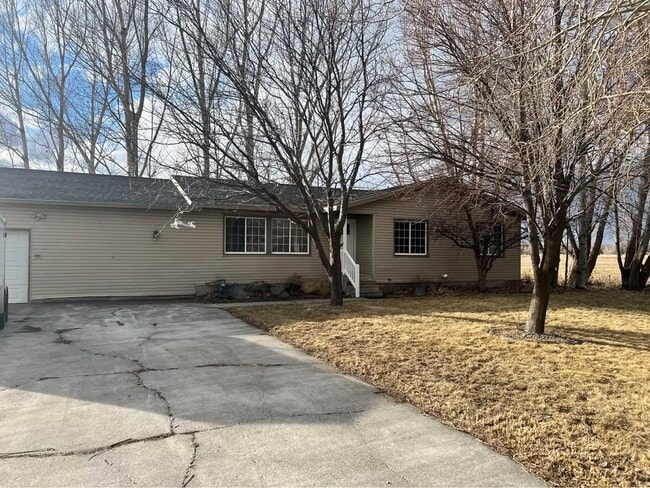 Building Photo - 643 N 2400 E