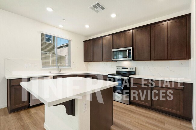 Building Photo - 7986 Lizzie Cir