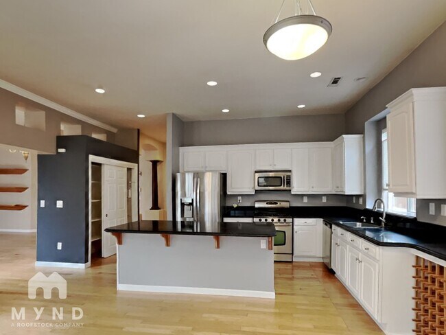 Building Photo - 9660 Rolling Rock Way