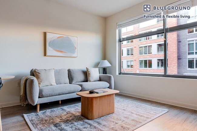 Building Photo - 1128 N Irving St