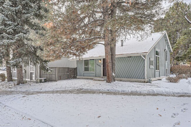 Building Photo - 3 br, 2.5 bath House - 10067 East Peakview...