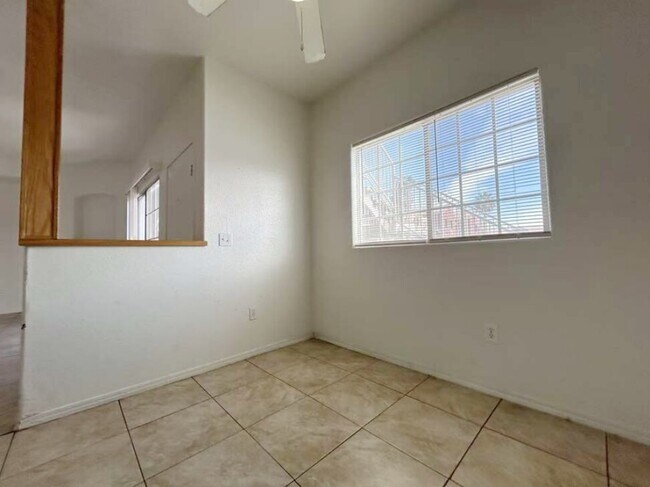 Foto del edificio - 4730 E Craig Rd