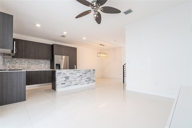 Foto del edificio - 481 SW 91st Ct