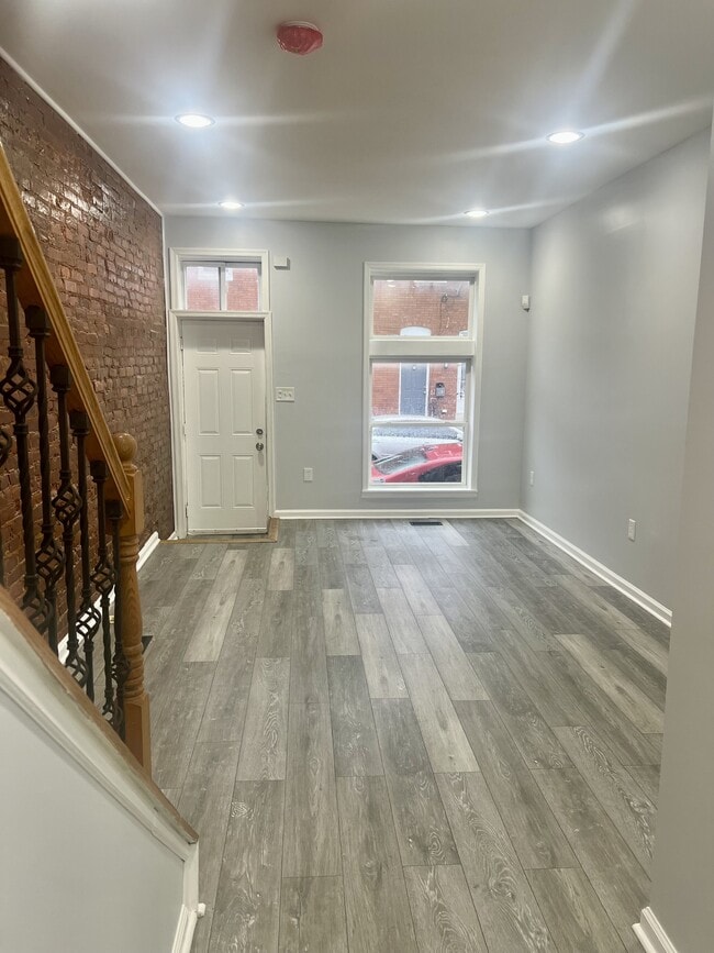 Photo - 808 N Streeper St Townhome