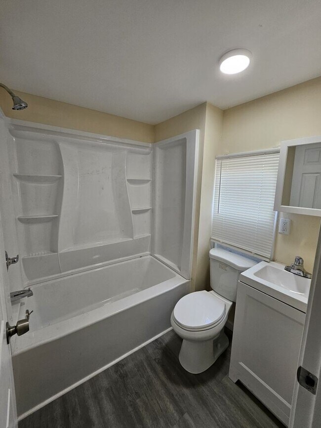 Foto del edificio - 1101 Truitt Ave