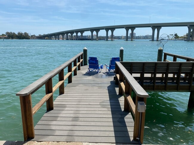 Foto del edificio - 3536 Belle Vista Dr E