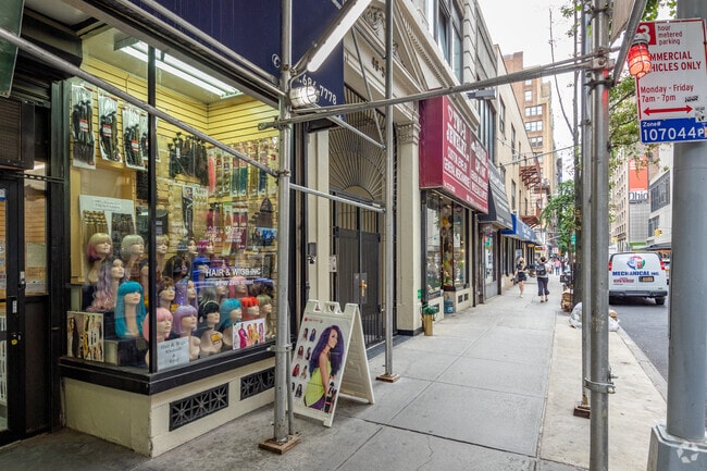 Building Photo - 46-50 W 29th St
